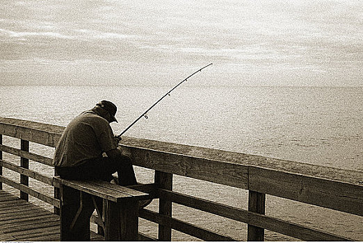 钓鱼,男人,码头,海滩,南卡罗来纳,美国