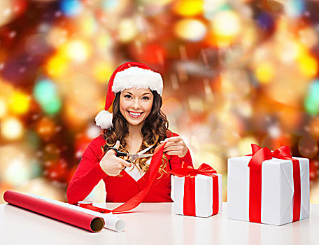 圣诞节,休假,庆贺,装饰,人,概念,微笑,女人,圣诞老人,帽子,剪刀,包装,礼盒,上方,红灯,背景