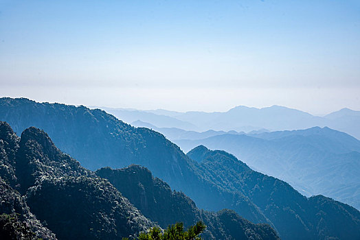 江西上饶三清山西海岸群山