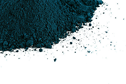 青色颗粒粉末白色背景氟氯溴钴镍镉铜镁钾
