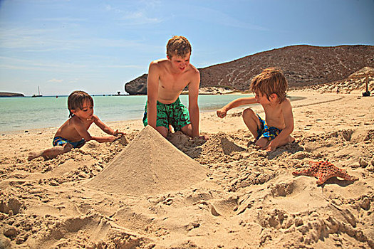 三个男孩,玩,沙子,边缘,国家,海洋公园,北下加利福尼亚州,墨西哥