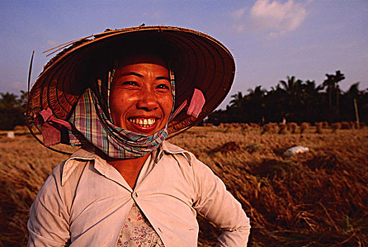 越南,户外,永隆,湄公河三角洲,微笑,米饭,农民,丰收,脱粒