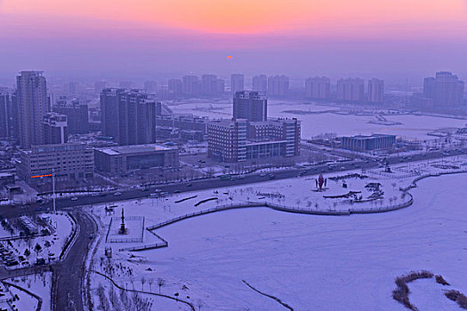 黑龙江大庆市--俯瞰雪后油城晨光