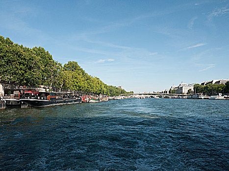 法国巴黎塞纳河游船