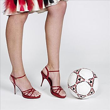 女人,高跟鞋,踢,足球