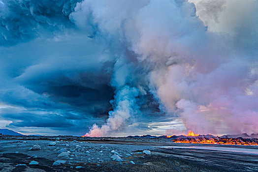 火山,喷发,裂缝,靠近,冰岛,黄昏,风景,局部,火山岩,蒸汽,上升,空气