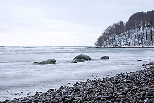 石头,海浪,吕根岛,波罗的海岸,梅克伦堡前波莫瑞州,德国,欧洲