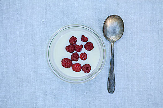 树莓,牛奶