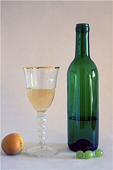 白葡萄酒,玻璃杯,水果
