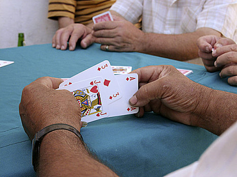 科孚岛,纸牌游戏