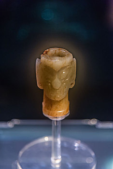 上海博物馆的新石器石家河文化神人首玉饰