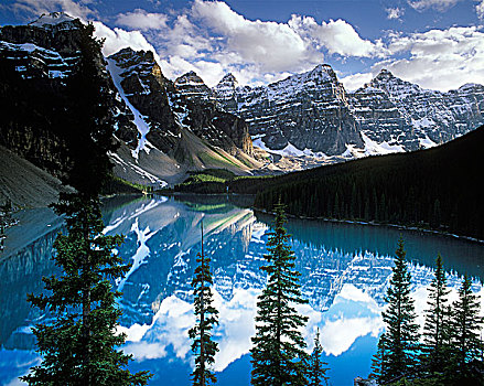 云,上方,冰碛湖,十峰谷,班芙国家公园,艾伯塔省,加拿大