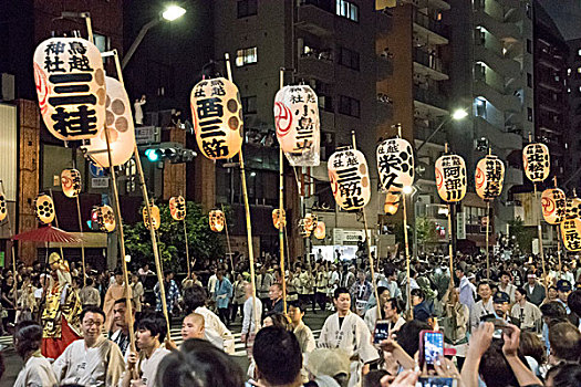 东京鸟越神社鸟越祭大神轿巡游