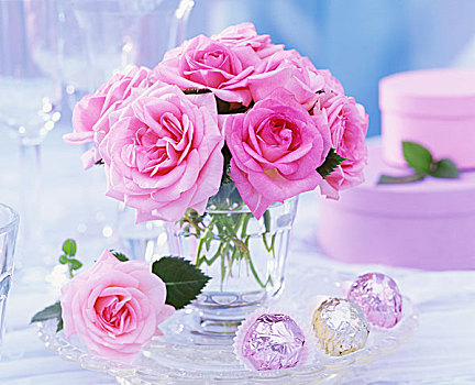 粉色,玫瑰,玻璃,巧克力,礼盒,旁侧