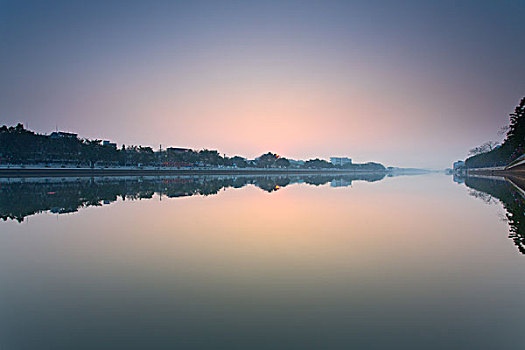 广东某江景夕阳