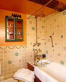 淋浴,高处,浴缸,黄色,砖瓦,浴室