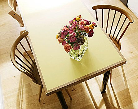 纺锤,后背,木椅,黄色,上面,桌子,花,樱草花,山,伦敦,英国