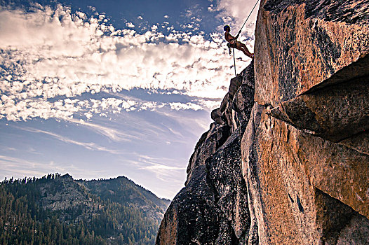 男青年,攀岩者,岩石上,脸,高,山脊,加利福尼亚,美国