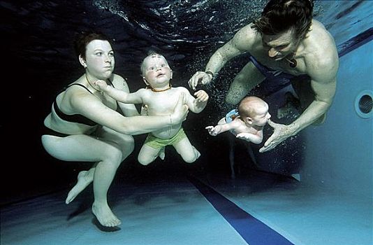 游泳,婴儿,游泳池,水下,男人,女人,孩子,父母