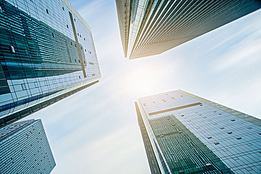 摩天大楼低角度视图在中国的城市