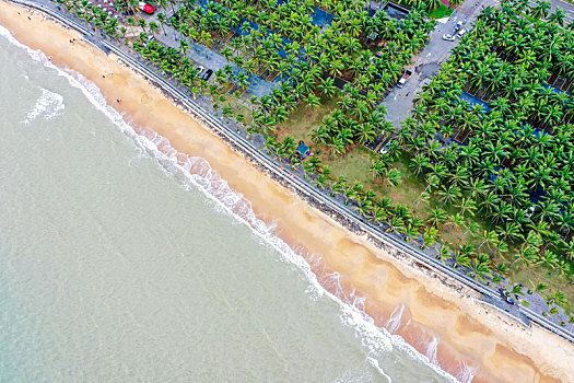 航拍海南海口假日海滩旅游景区