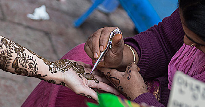指甲花纹身,艺术家,市场,德里,印度,亚洲