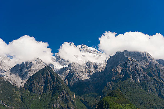 云南中甸玉龙雪山