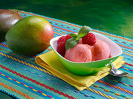 芒果,树莓果汁冰糕