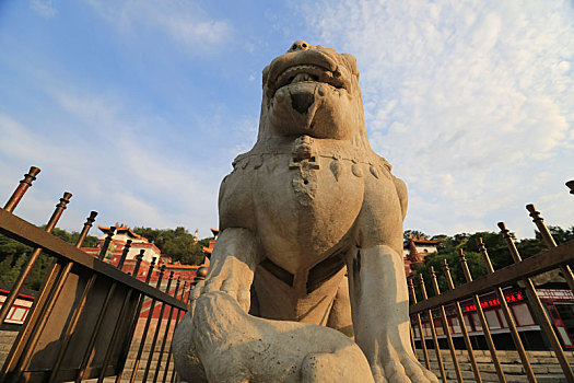 北京皇家园林颐和园四大部洲石狮子