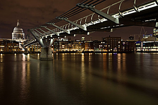千禧桥,泰晤士河,伦敦,英国