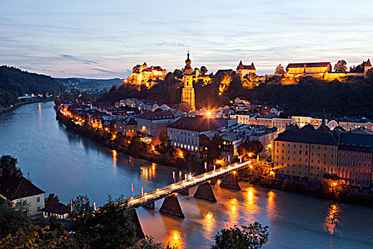 城镇风光,萨尔察赫河,河,夜晚,上巴伐利亚,巴伐利亚,德国,欧洲
