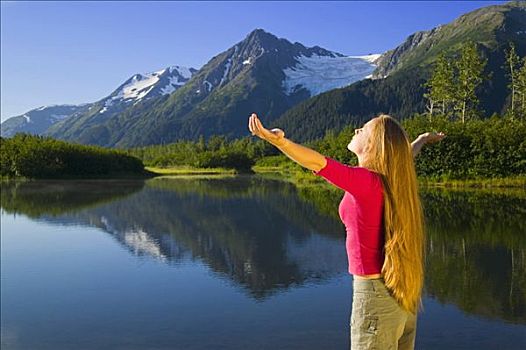 女人,抬起,手臂,大自然,湖,靠近,波蒂奇,阿拉斯加,夏天,基奈