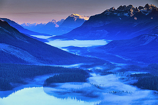 反射,山峦,湖,佩多湖,米斯塔亚峡谷,班芙国家公园,艾伯塔省,加拿大