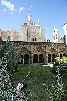 老教堂,可因布拉,葡萄牙,2009年