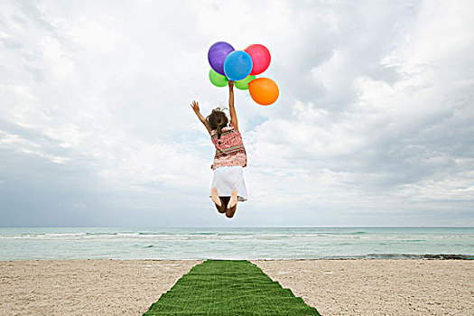 女孩,跳跃,空中,束,彩色,气球,后视图