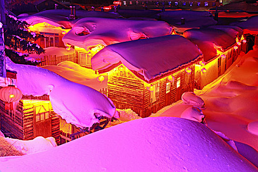 雪乡梦幻家园夜景