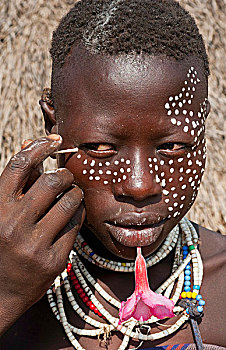 埃塞俄比亚,乡村,奥莫低谷,卡罗部落,涂抹,化妆,涂绘,脸