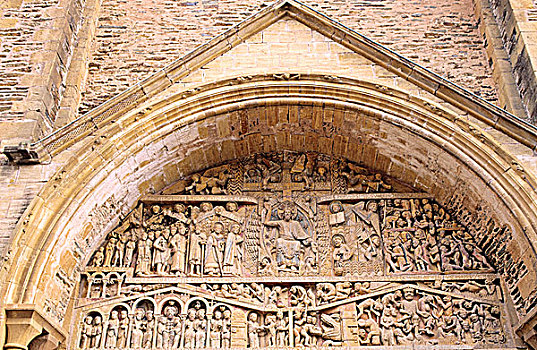 法国,南部-比利牛斯大区,阿韦龙省,孔克,教堂,著名,门楣,评判,回廊,两个,漂亮,中世纪,装饰,雕塑