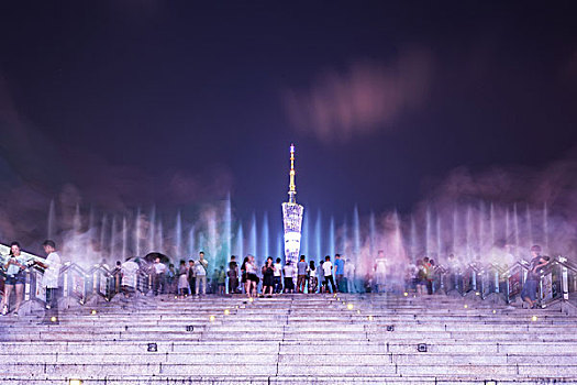 广州珠江新城夜晚喷泉表演