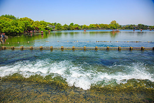 西湖,湖水,水面,阳光,天空,春天,春色