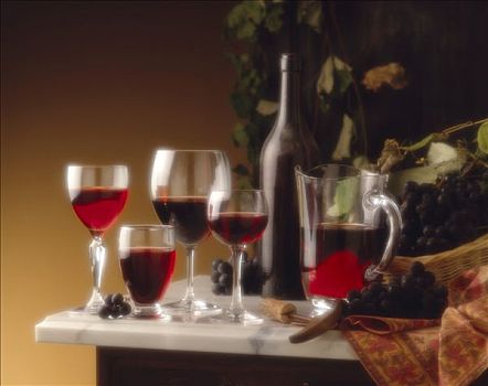 静物,葡萄酒杯,瓶子,罐,葡萄