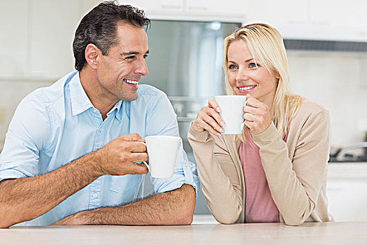 幸福伴侣,咖啡杯,厨房