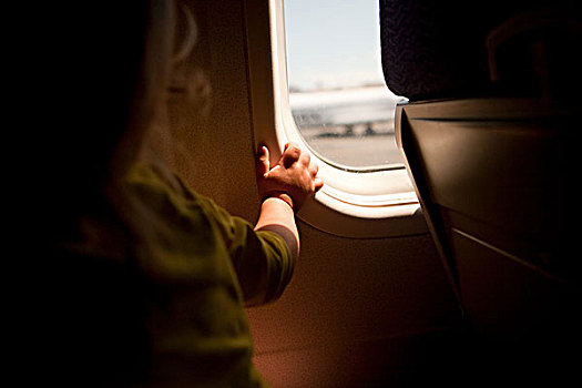 幼儿,男孩,看穿,飞机,窗户