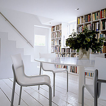 圆,桌子,椅子,正面,书架,墙壁,楼梯,背景