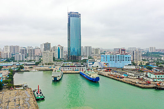 航拍海南海口秀英港,海口港客运站