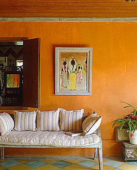 坐,长椅,条纹,软,垫子,地砖,橙色,墙壁彩绘