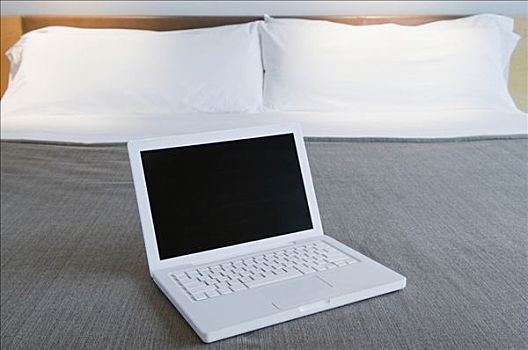 笔记本电脑,床,客房