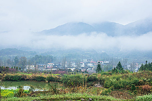 雾色田园