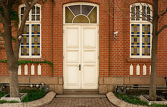 青岛德式风格的房屋门与窗