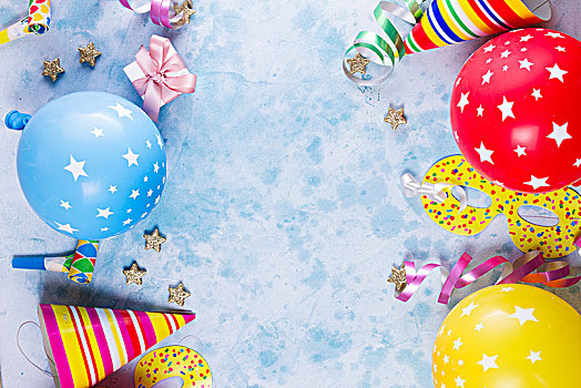 鲜明,彩色,节庆,聚会,场景,气球,彩带,五彩纸屑,蓝色背景,桌子,风格,生日,狂欢派对,贺卡,留白